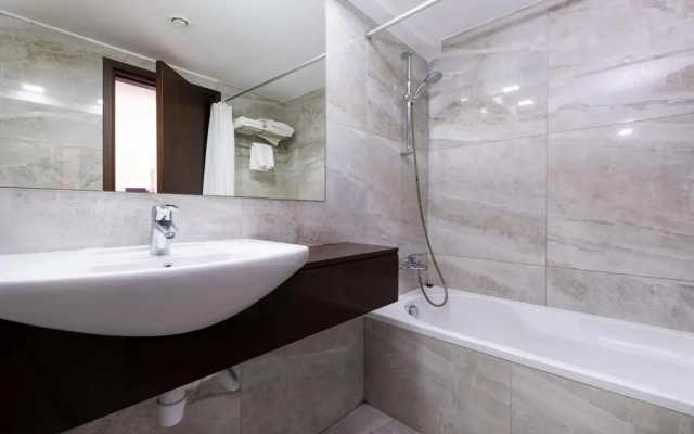 Livadhiotis City Hotel