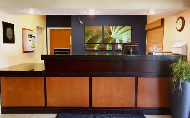 AmericInn by Wyndham Topeka