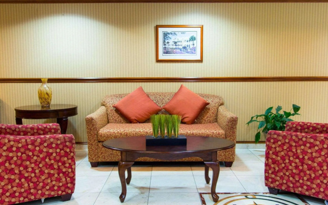 Comfort Inn & Suites Charleston Airport Convention Center