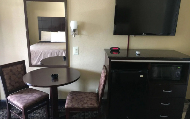 Del Amo Inn