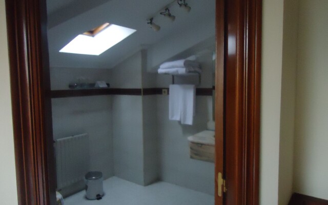 B&B HOTEL Gijón Centro Begoña