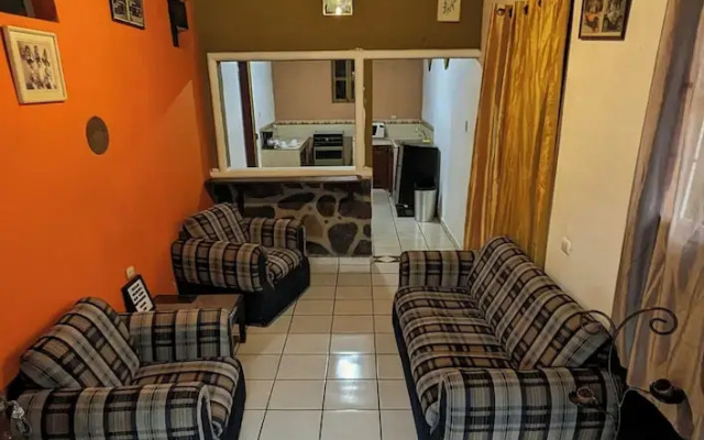 1961 Los Naranjos Hostal
