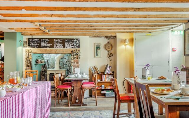 Elizabeth -Tiger Inn