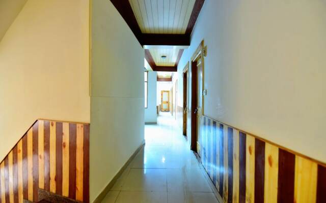 Oyo 30367 Rr Villa