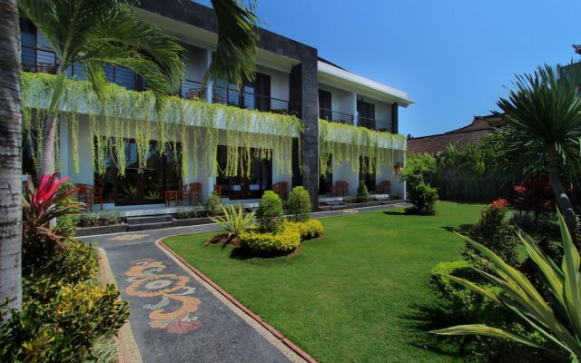 RedDoorz near Jimbaran Beach 2