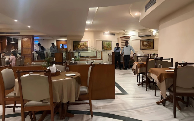 Hotel Apna Avenue