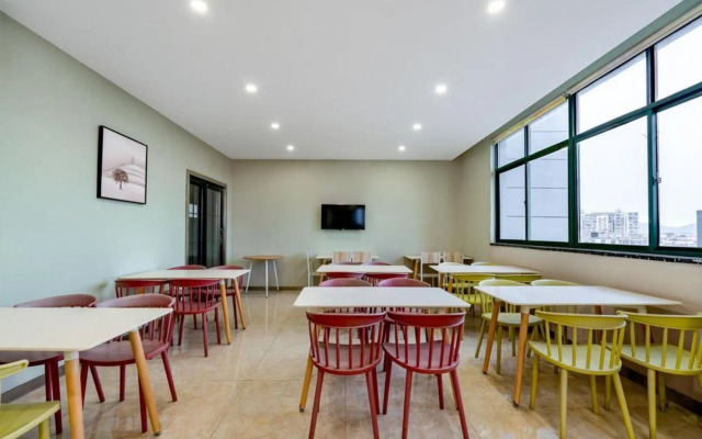 Kaiyue Hotel (Changzhou Xueyan Play Valley)