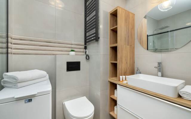 Spring Flowers Apartment by Renters