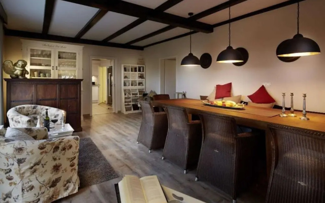 Modern Apartment Near Centre