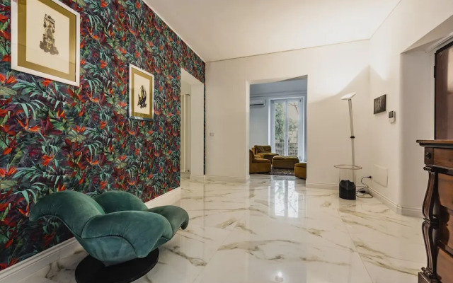 Upscale Urban Apartment