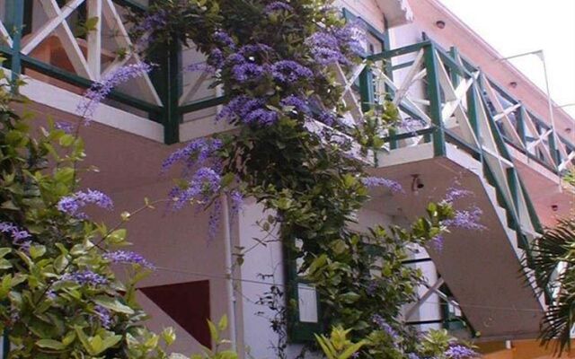 Scout's Place Hotel