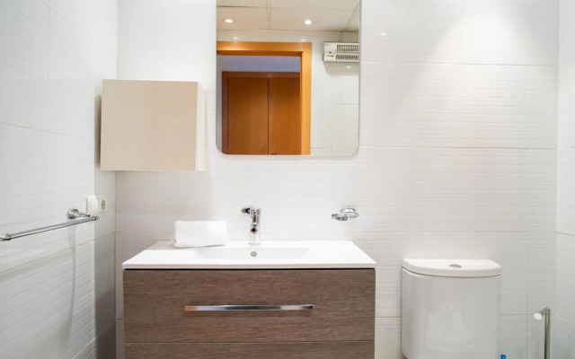 Fantastic Apartment with parking by the Malvarrosa Beach