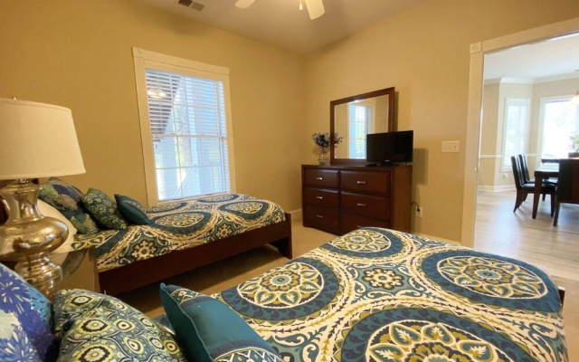 Magnolia Pointe Three-bedroom Apartment 201-4821