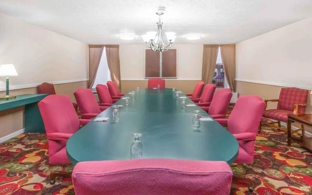 Ramada Hotel & Conference Center by Wyndham Grayling