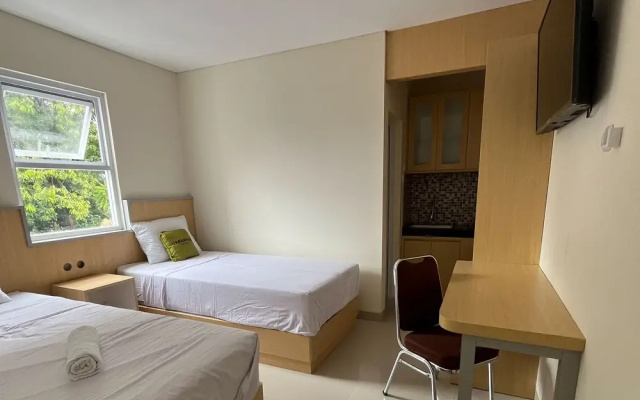 Urbanview Indria Inn Solo by RedDoorz
