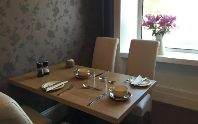 Lakeview Guest House