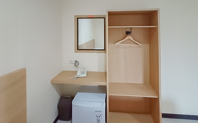 RedDoorz Syariah Plus near Tanjungpura University 2