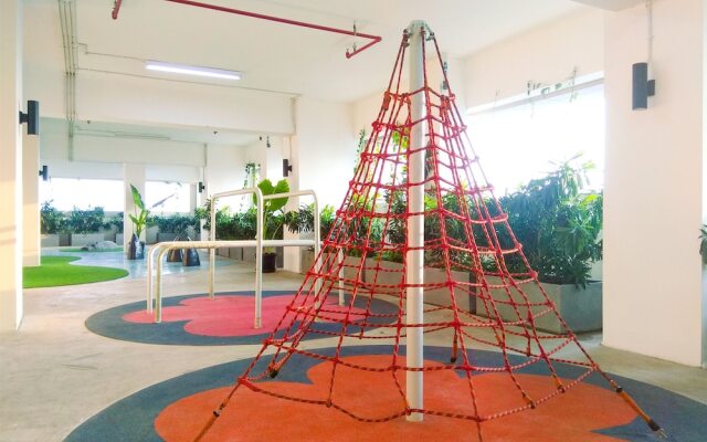 Good Choice And Cozy 2Br Grand Kamala Lagoon Apartment