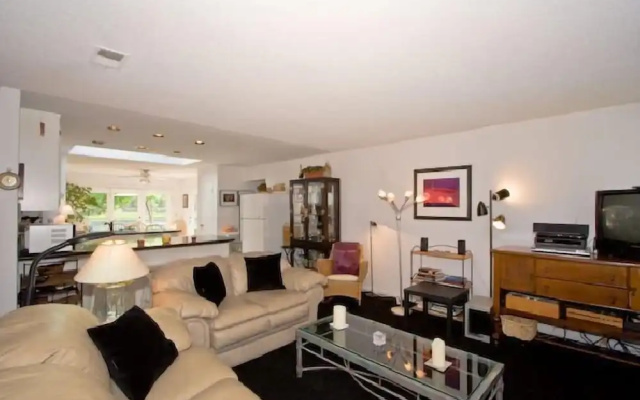 2136 Venice Dr.