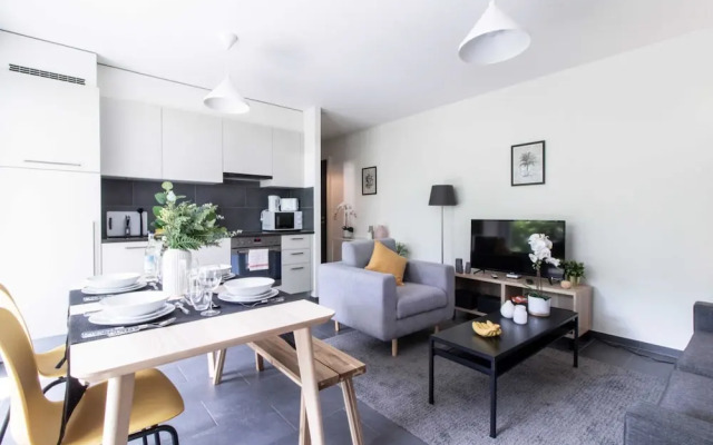 Modern 1 Bedroom Apartment at Le Bouveret. Self-checkin