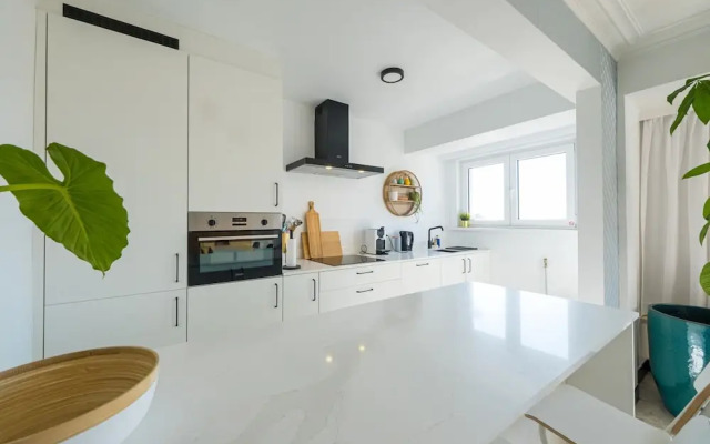 Apartment With Hinterland Views