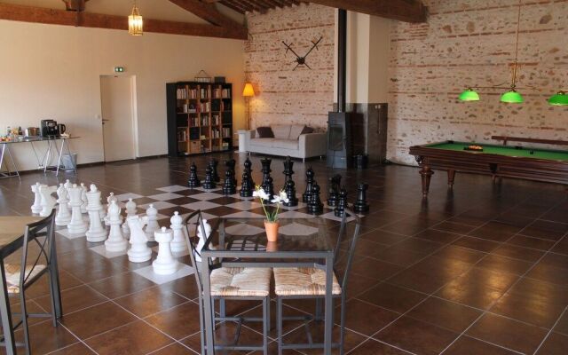 Mas Du Domaine De Montcalm B And B And Gites