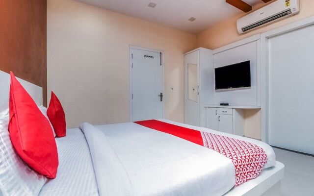 OYO 19706 Hotel Heaven