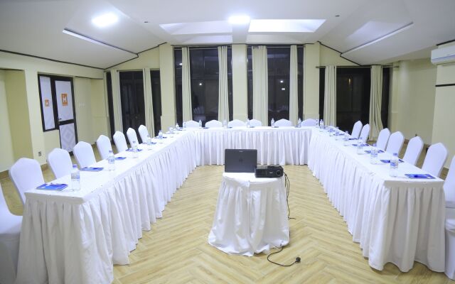 Iwawe Hotel
