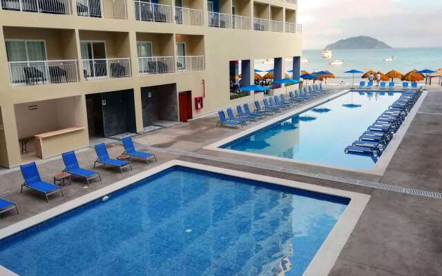Decameron La Marina Guayabitos, Ramada All-Inclusive Resort