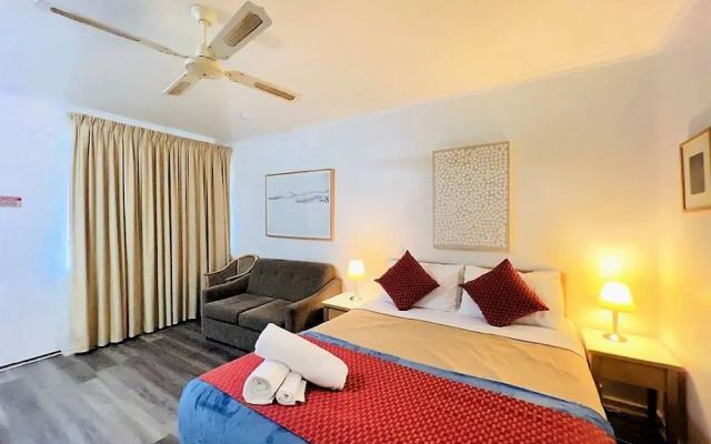 Unwind Glenelg Studio Apartment no 30