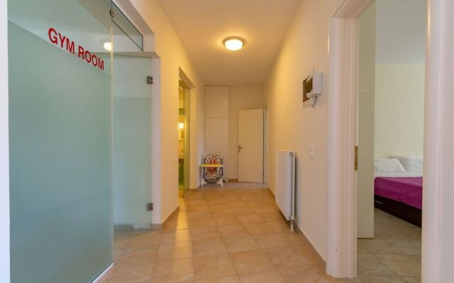 Villa Leo 2 , Dassia