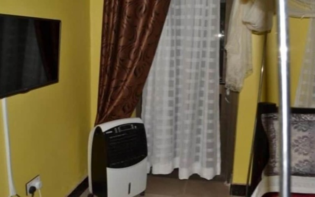 Strikers Hotel