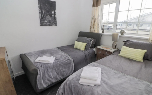 48 Gower Holiday Village