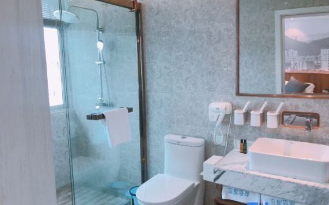 Xiamen Baihaishu Hotel (Huanghua Beach, Huandao Road)