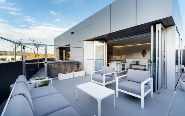 Quarters A1- Luxurious & Spacious