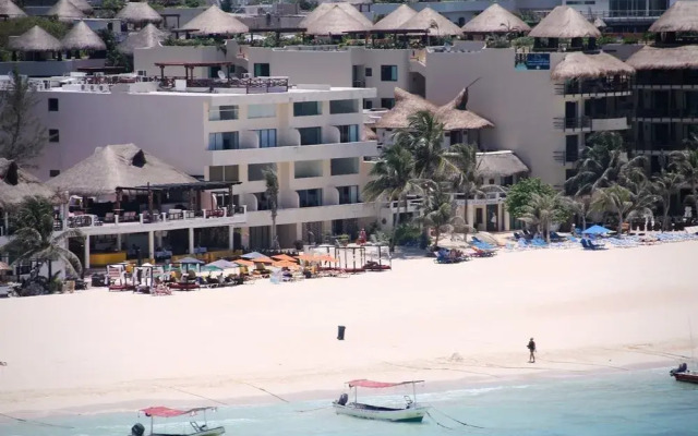 Ocean Plaza 18 by Praia