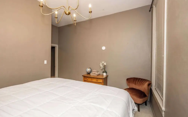 Historic Gem Russell Suite 2