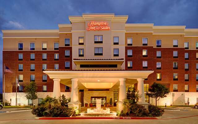 Hampton Inn & Suites Dallas/Lewisville-Vista Ridge Mall, TX