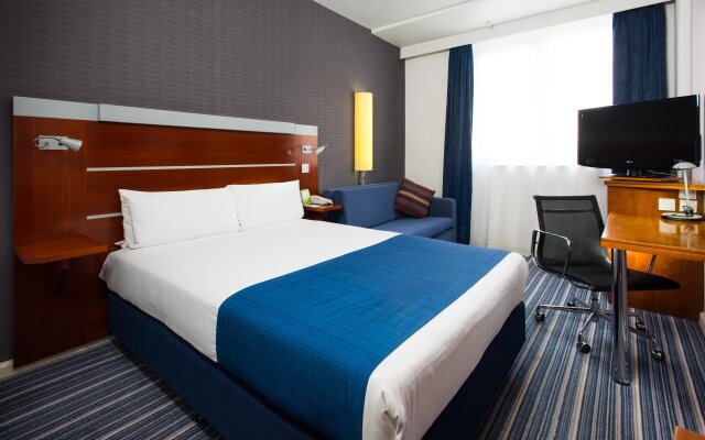 Holiday Inn Express London - Wimbledon South, an IHG Hotel
