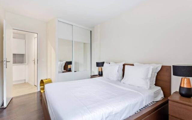 Modern And Cosy 1 Bed Apartment Sleeps 6 In Paris