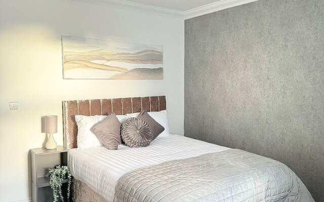 Inviting Apartment in Reading