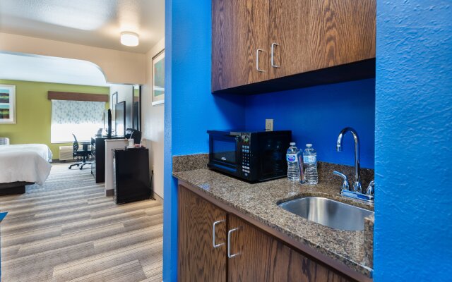 Country Inn & Suites by Radisson, South Haven, MI