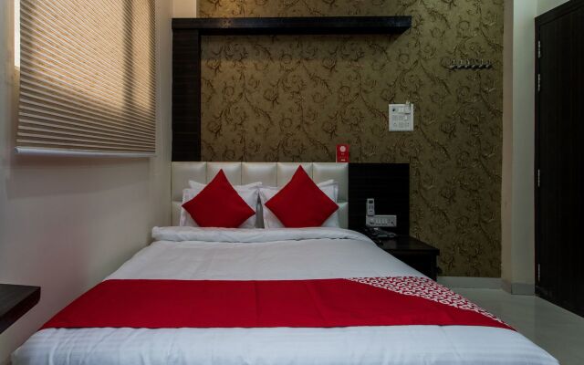 OYO 12128 Hotel Sajan Palace