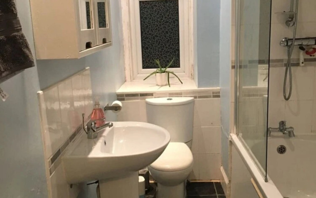 Lovely 1 Bedroom Apartment Near Edinburgh City Centre