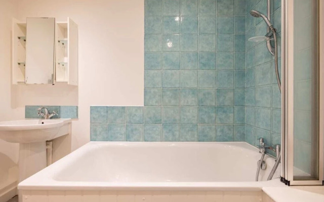 The Clapham - Captivating 2bdr With Garden Parking