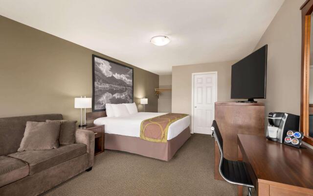 Super 8 by Wyndham Courtenay