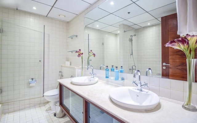 2B Apt With Waterfront View JBR