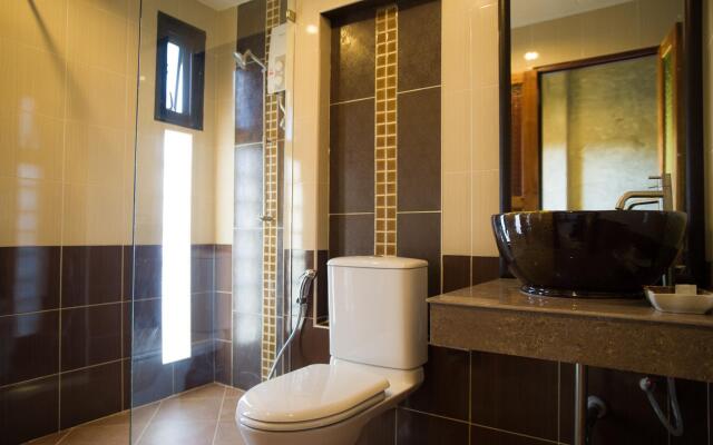 Boonme Heritage Hotel (SHA Extra Plus)