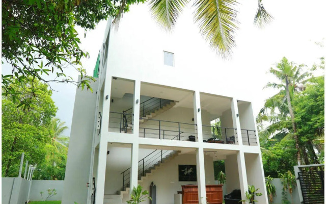 Chariot Lodge