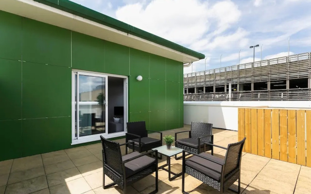 Skyvillion - Huge 4bed Apartment Wbalcony - Parking